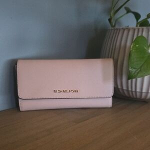 Michael Kors Blush Pink Wallet